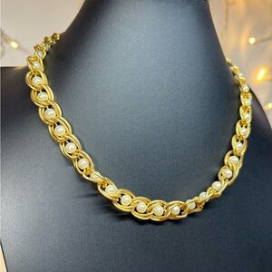 Elegant Vintage Gold Faux Pearl Necklace